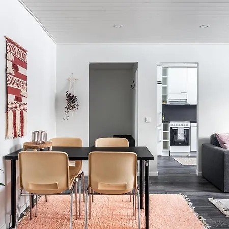 Cozy 1br Next To The With Free Parking Apartment Lahti