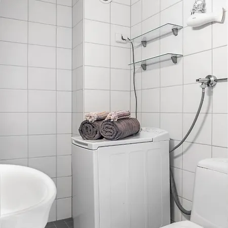 Апартаменты Cozy 1br Next To The With Free Parking